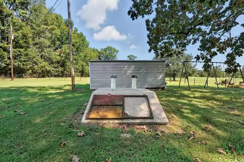 Exterior - 415 Crooked Rd, De Queen, AR 71832 photo 11 of 12