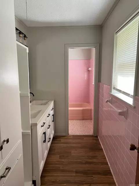 Bath - 6204 Dollarway, Pine Bluff, AR 71602 photo 1 of 1