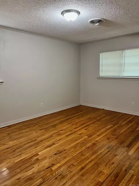 Bedroom - 6204 Dollarway, Pine Bluff, AR 71602 photo 2 of 3