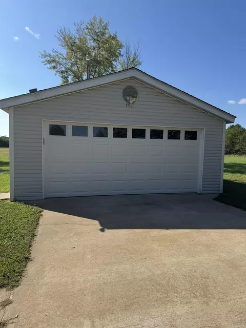 107 Pierce, Beebe, AR 72012 photo 3