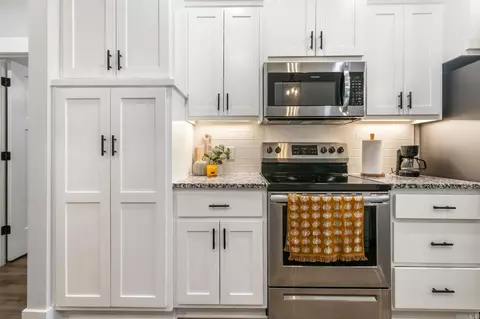 Kitchen - 12 Raspberry Ln, Cabot, AR 72023 photo 3 of 4