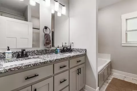 Bath - 12 Raspberry Ln, Cabot, AR 72023 photo 1 of 4