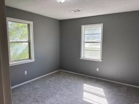 235 E 10th St, Newark, AR 72562 photo 22