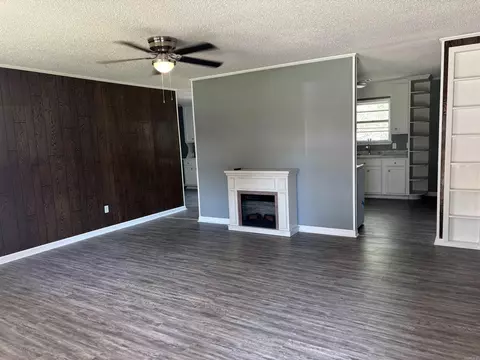 235 E 10th St, Newark, AR 72562 photo 6