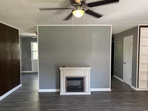 235 E 10th St, Newark, AR 72562 photo 8