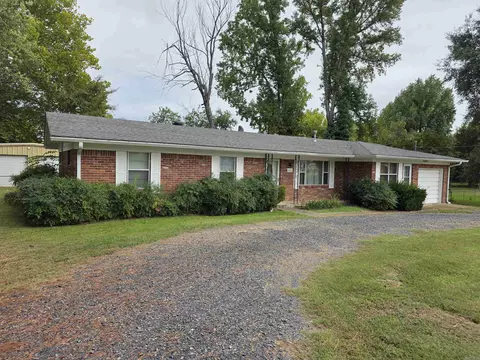 1100 Reine St, Mena, AR 71953