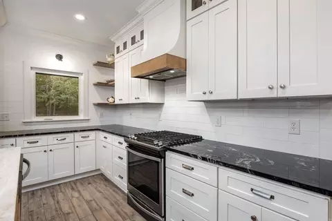 Kitchen - 225 Red Hawk Cir, Paron, AR 72122 photo 3 of 3