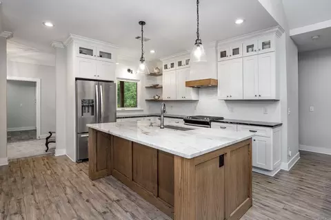 Kitchen - 225 Red Hawk Cir, Paron, AR 72122 photo 1 of 3