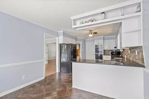 Kitchen - 5917 Oakbrook Rd, Alexander, AR 72002 photo 2 of 3