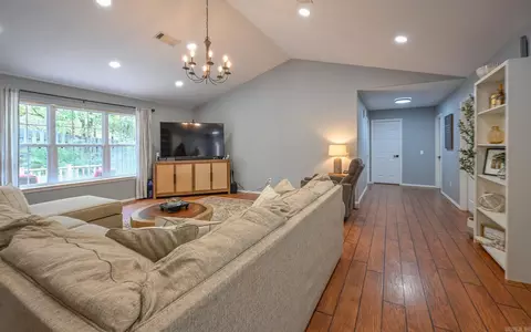 Entry Way - 1101 Redbud Dr, Mena, AR 71953 photo 1 of 2