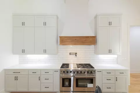 Kitchen - 6047 Charley Pl, Benton, AR 72019 photo 8 of 8