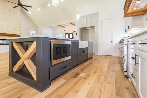 Kitchen - 6047 Charley Pl, Benton, AR 72019 photo 1 of 8