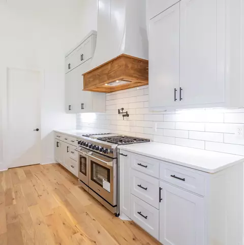 Kitchen - 6047 Charley Pl, Benton, AR 72019 photo 5 of 8