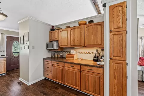 Kitchen - 13402 Old River Dr, Scott, AR 72142 photo 3 of 5