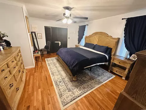 Bedroom - 137 N Pine St, Mount Ida, AR 71957 photo 2 of 3