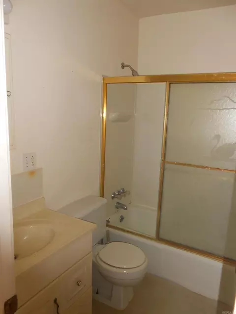 Bath - 136 Third St, Clinton, AR 72031 photo 1 of 1
