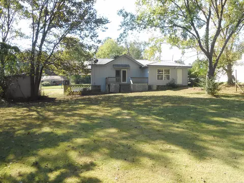 Exterior - 136 Third St, Clinton, AR 72031 photo 2 of 5