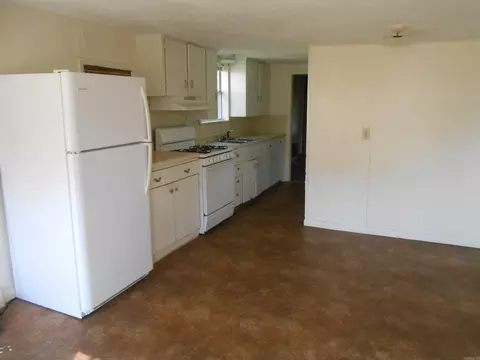 Kitchen - 136 Third St, Clinton, AR 72031 photo 2 of 2