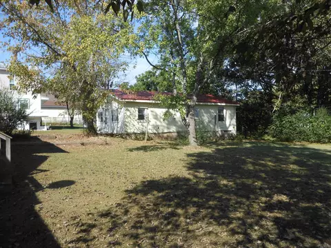 Exterior - 136 Third St, Clinton, AR 72031 photo 4 of 5