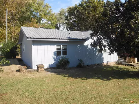 Exterior - 136 Third St, Clinton, AR 72031 photo 1 of 5