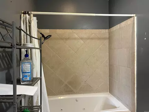 Bath - 4207 Mayberry, Pine Bluff, AR 71603 photo 5 of 5