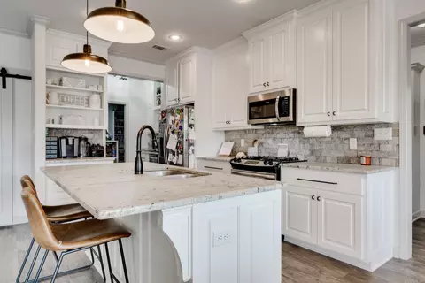 Kitchen - 1875 Josh, Conway, AR 72034 photo 2 of 6