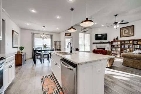 Kitchen - 1875 Josh, Conway, AR 72034 photo 5 of 6