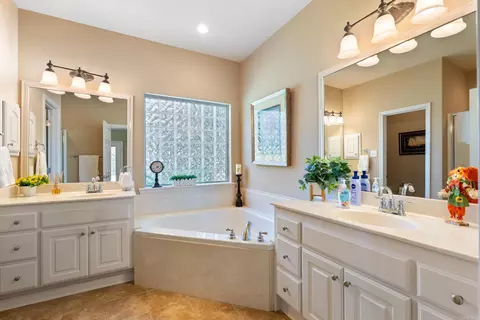 Bath - 3001 Westview Ln, Cabot, AR 72023 photo 1 of 4