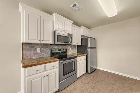 Kitchen - 19 Trinity, Cabot, AR 72023 photo 4 of 8