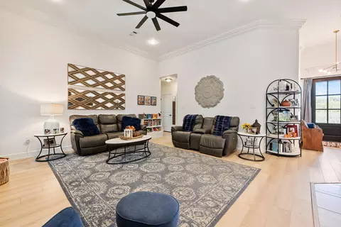 Living - 14800 Congo Ferndale Rd, Alexander, AR 72002 photo 3 of 6