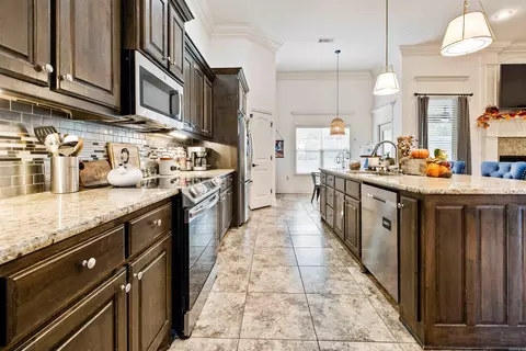 Kitchen - 14800 Congo Ferndale Rd, Alexander, AR 72002 photo 4 of 5