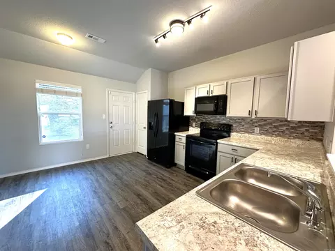 Kitchen - 14 Spring Rdg, Conway, AR 72032 photo 2 of 3