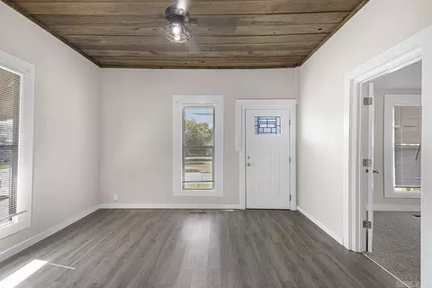 Living - 712 S Border St, Benton, AR 72015 photo 2 of 2