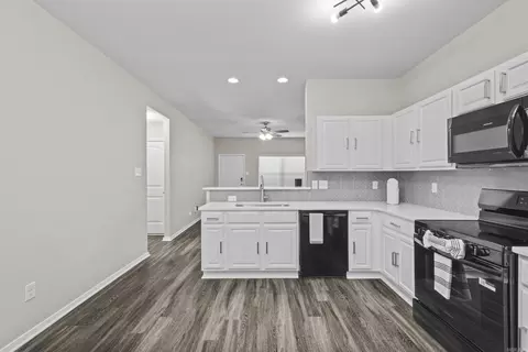 Kitchen - 31 Oakland Cir, Austin, AR 72007 photo 3 of 3