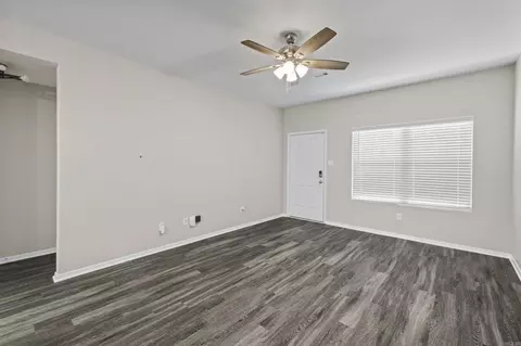 Living - 31 Oakland Cir, Austin, AR 72007 photo 3 of 4