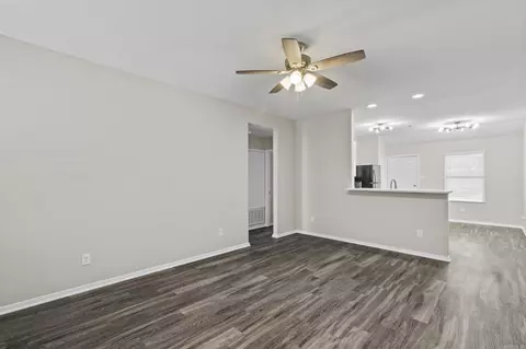 Living - 31 Oakland Cir, Austin, AR 72007 photo 1 of 4