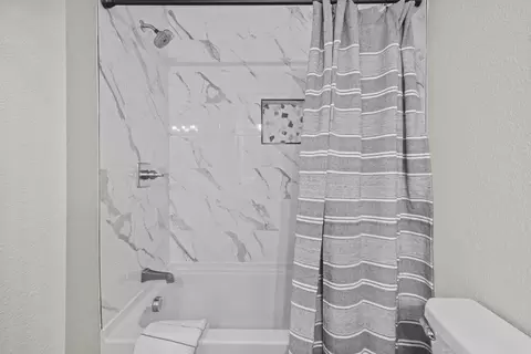 Bath - 31 Oakland Cir, Austin, AR 72007 photo 5 of 6