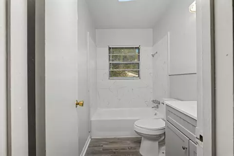 Bath - 7 Bonnie Park Dr, Pine Bluff, AR 71601 photo 1 of 2