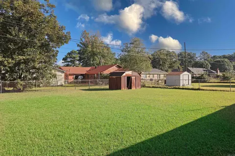 Exterior - 7 Bonnie Park Dr, Pine Bluff, AR 71601 photo 2 of 3