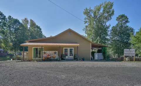446 Polk Rd 32, Cove, AR 71937