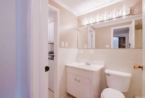 Bath - 1100 Watson Place St, Benton, AR 72015 photo 2 of 3