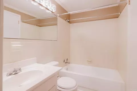 Bath - 1100 Watson Place St, Benton, AR 72015 photo 3 of 3