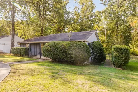 Exterior - 1100 Watson Place St, Benton, AR 72015 photo 3 of 9