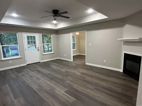 Living - 921 Athens Ln, Benton, AR 72015 photo 3 of 3