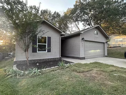 Exterior - 921 Athens Ln, Benton, AR 72015 photo 2 of 6
