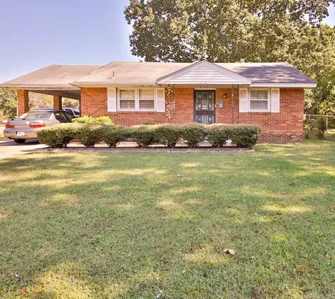 1009 Spears St, West Memphis, AR 72301