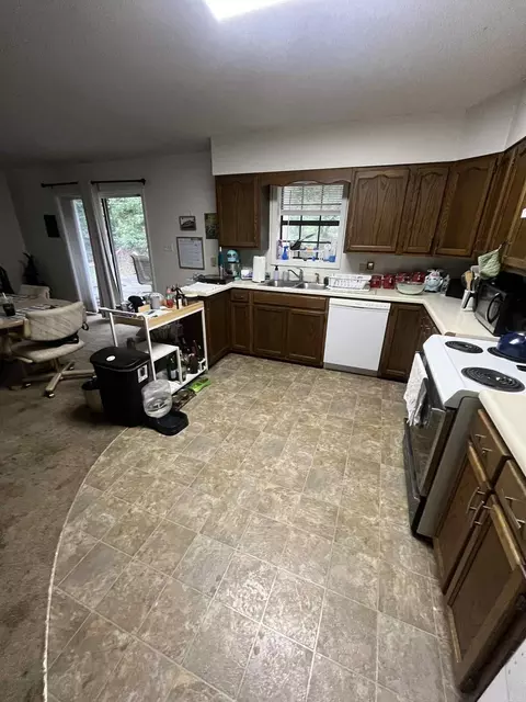 Kitchen - 1407 Mena St, Mena, AR 71953 photo 2 of 2