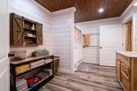 Entry Way - 9 Smith Ln, Bigelow, AR 72016 photo 3 of 4