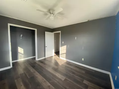 Bedroom - 13898 E 18 Hwy, Newport, AR 72112 photo 5 of 6