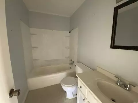 Bath - 13898 E 18 Hwy, Newport, AR 72112 photo 2 of 3